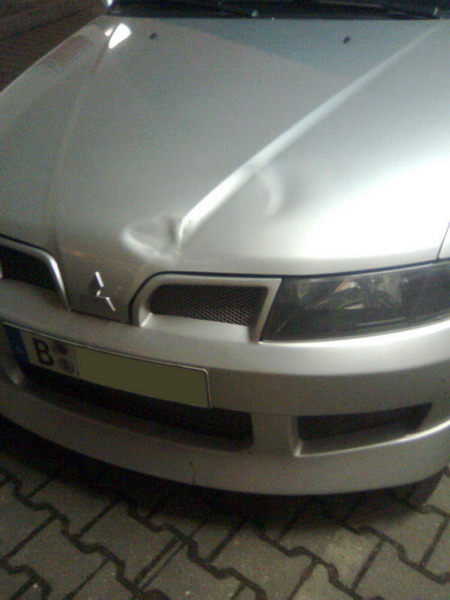 Schaden Motorhaube.jpg