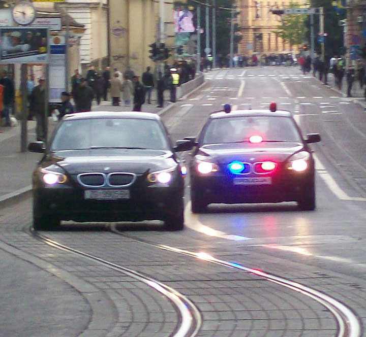 Police_escort_(Croatia).jpg