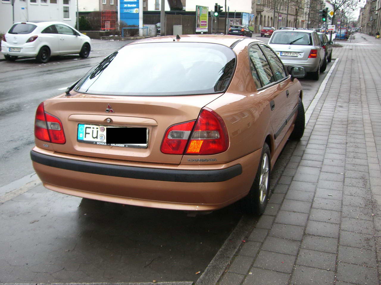 2010-02-23 Mitsubishi Carisma 005.JPG