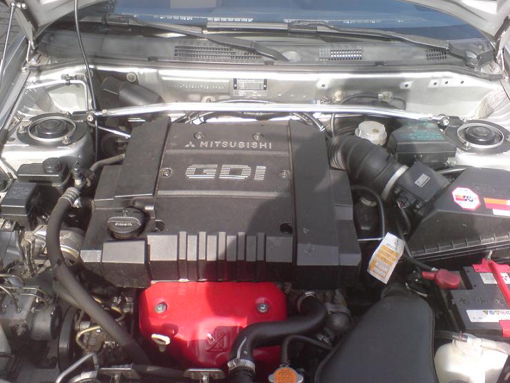 Motorraum.JPG